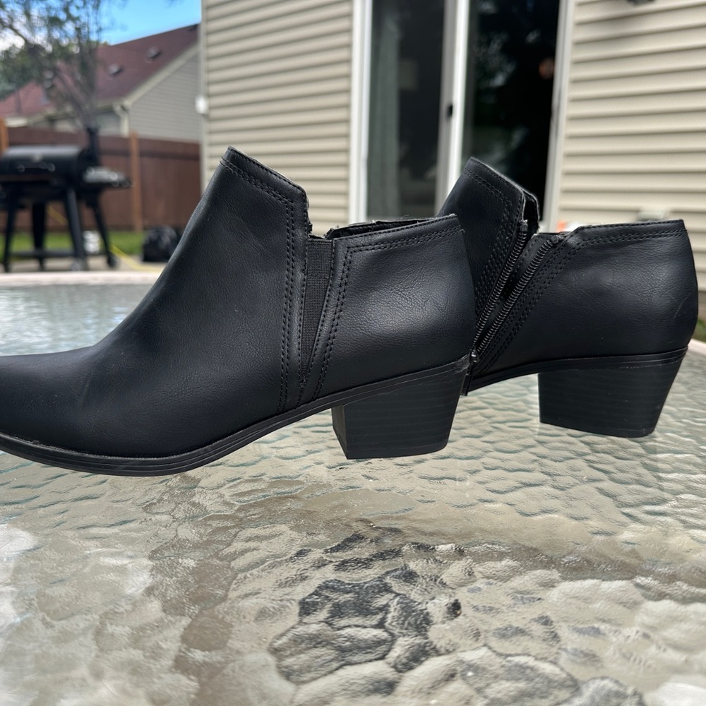 Naturalizer Black Ankle Booties
